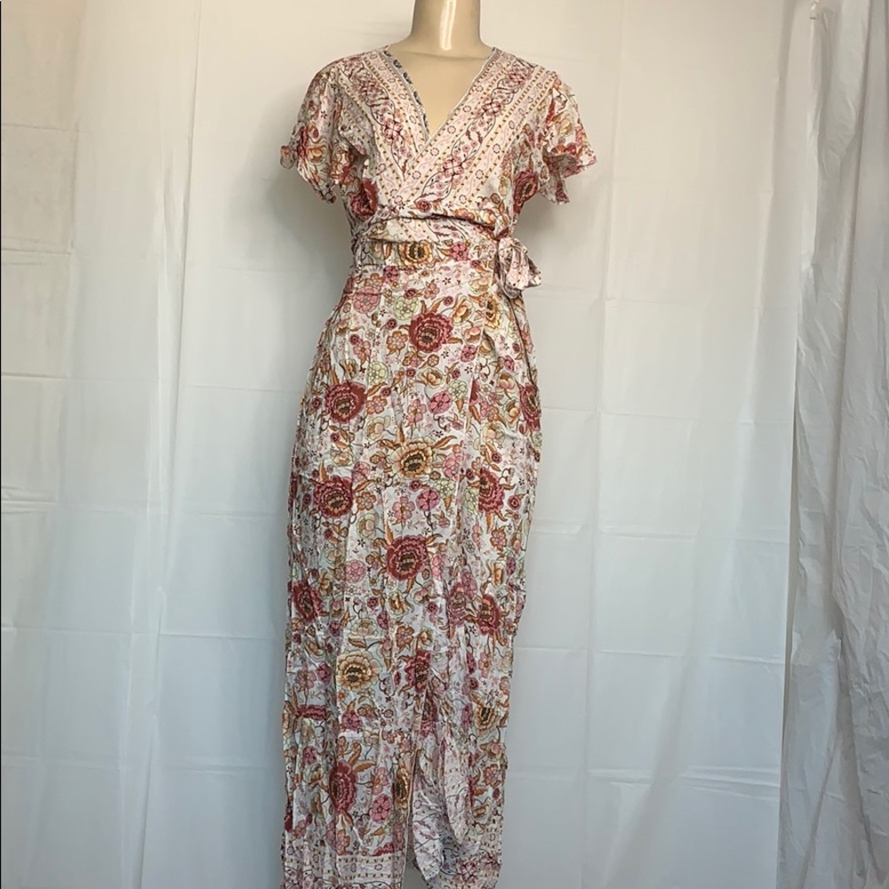 Women’s wrapped dress with bow tie